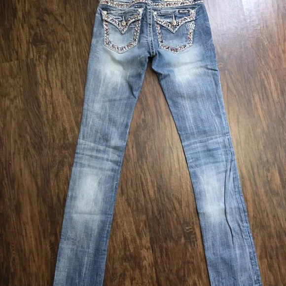 Miss Me Straight Distressed Jeans 26/33 - Picture 6 of 8